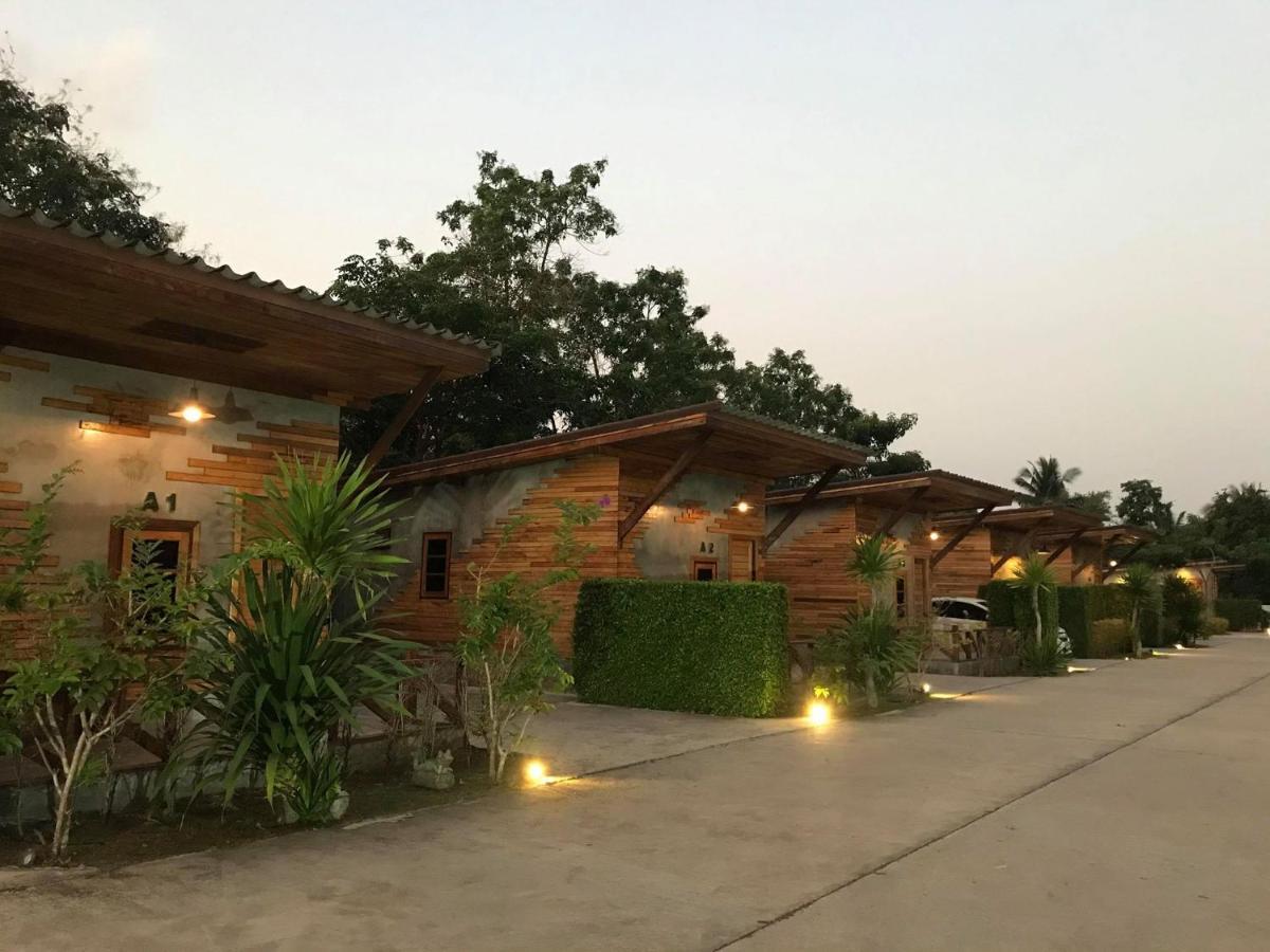 Chill Chill Resort Pran Buri Exterior photo